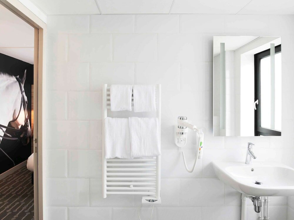 Фото Ibis Styles Laval Centre Gare