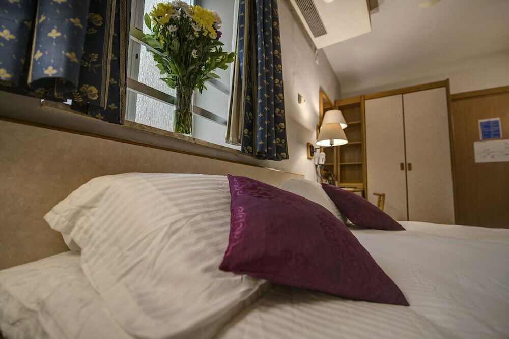 Фото Sliema Chalet Hotel