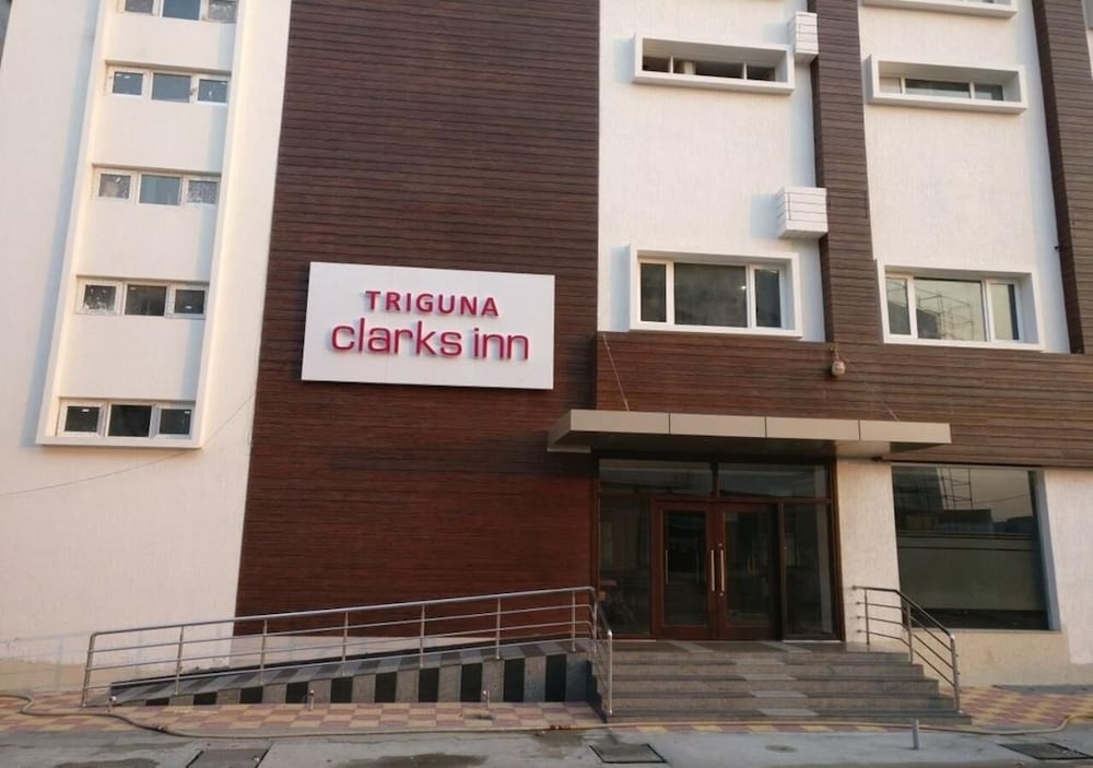 Фото Triguna Clarks Inn