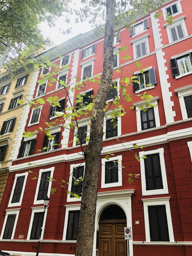 Фото Empire Suites