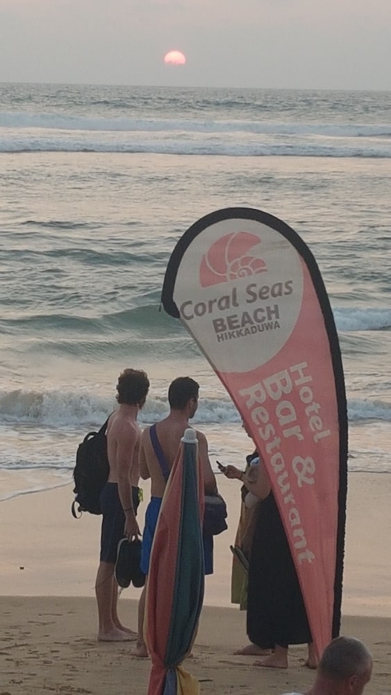 Фото Coral Seas Beach Hikkaduwa