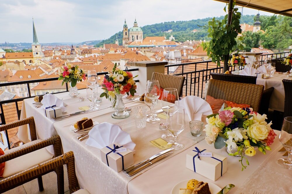 Фото Golden Well Hotel