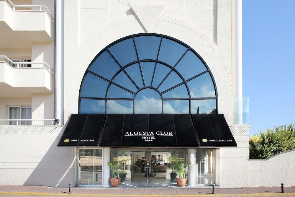 Фото отеля 2