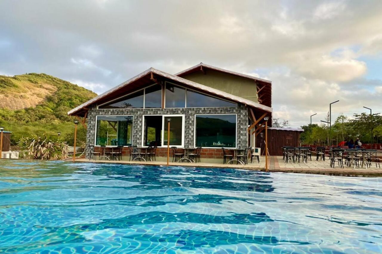 Фото Mastiff Grand La Villae Resort