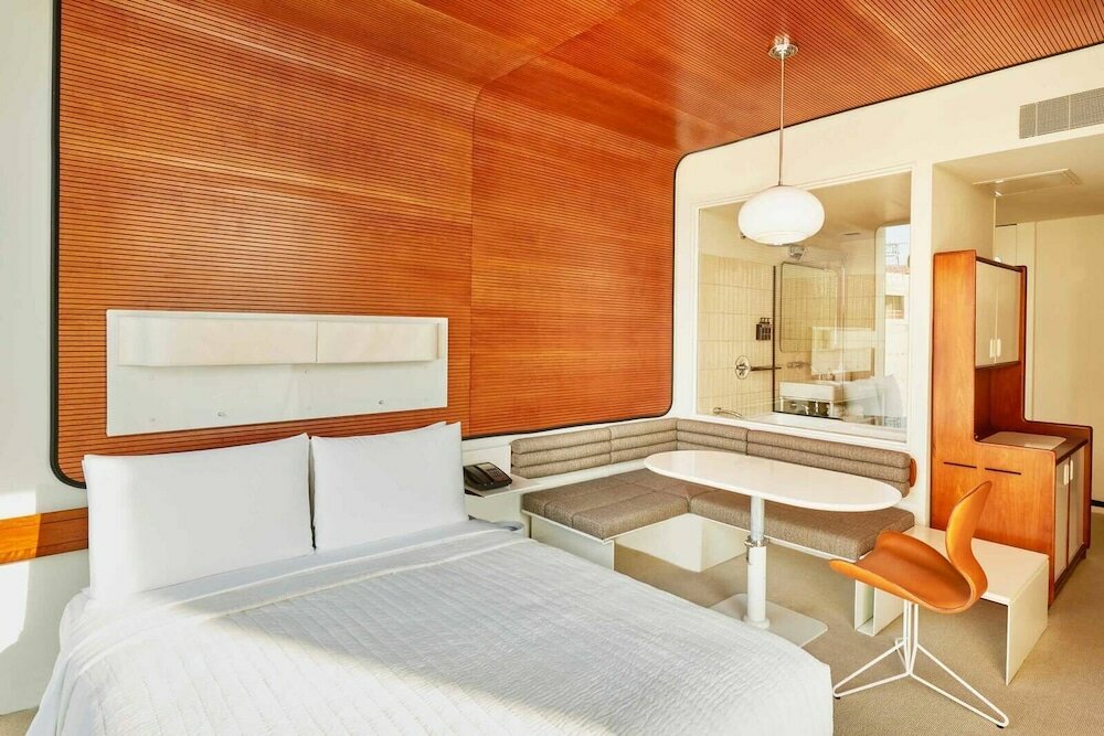 Фото The Standard High Line