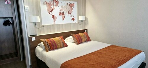 Гостиница Kyriad Montpellier Nord - Saint Cl& xC9; Ment De Rivi& xC8; Re в Лодеве