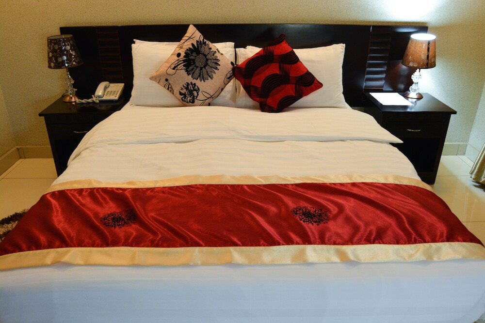 Фото Elevate Suites