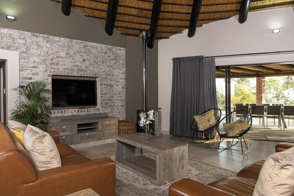 Фото Cayley Mountain Resort