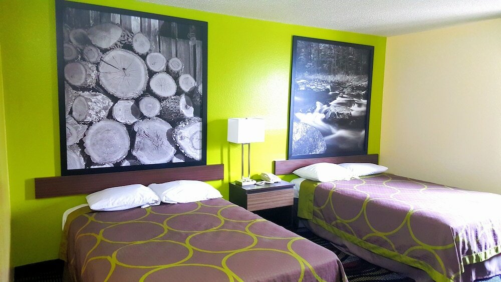 Фото Super 8 by Wyndham Richmond/Broad Street