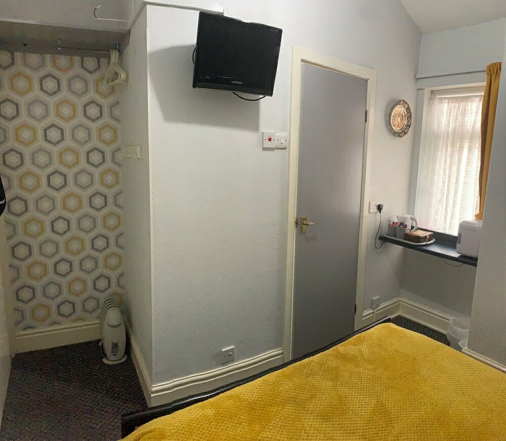 Фото Hornby Villa 4 B&b