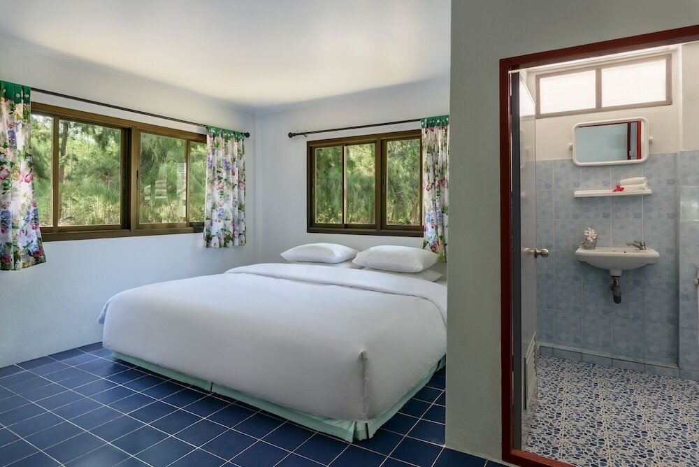 Фото Seapine Beach Golf and Resort Hua Hin