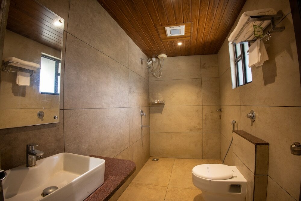 Фото Metro Plaza Hotel