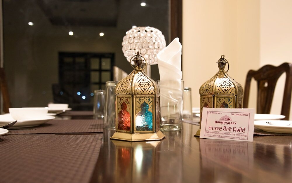 Фото WelcomHeritage Mount Valley Resort, Ranthambore