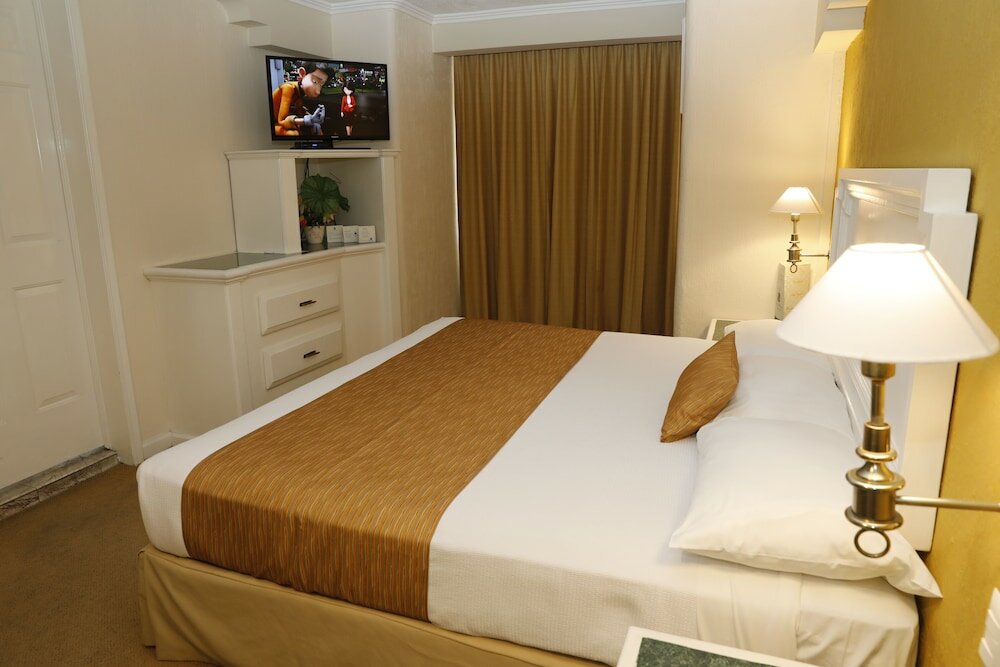 Фото Country Plaza