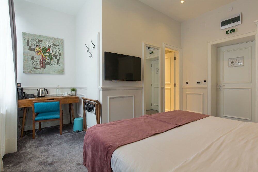 Фото Public House Hotel