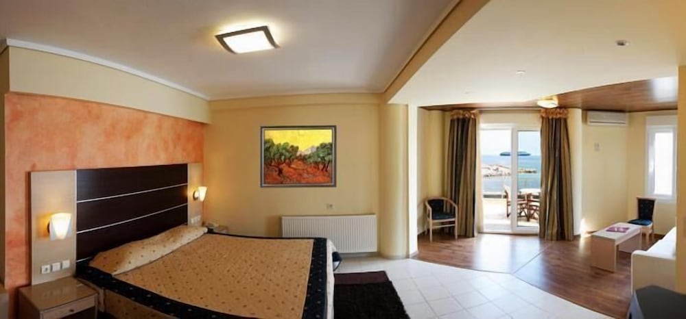 Фото Heliotrope Hotels