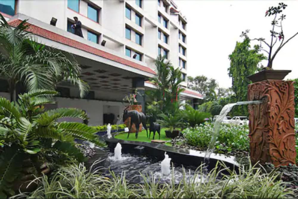 Фото The Orchid Hotel Mumbai Vile Parle