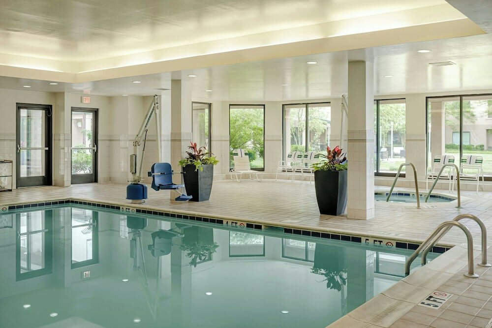 Фото Courtyard by Marriott Springfield