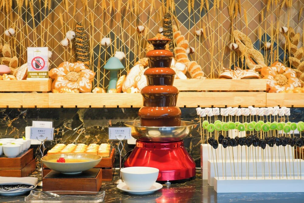 Фото Broadway Mansions Hotel