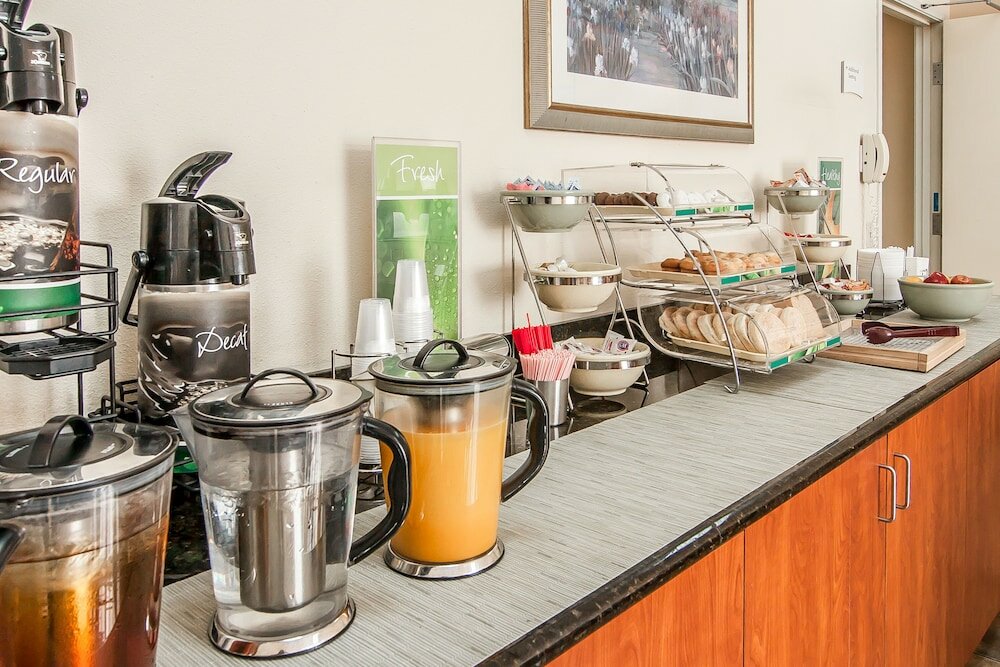 Фото Quality Inn Downtown Convention Center