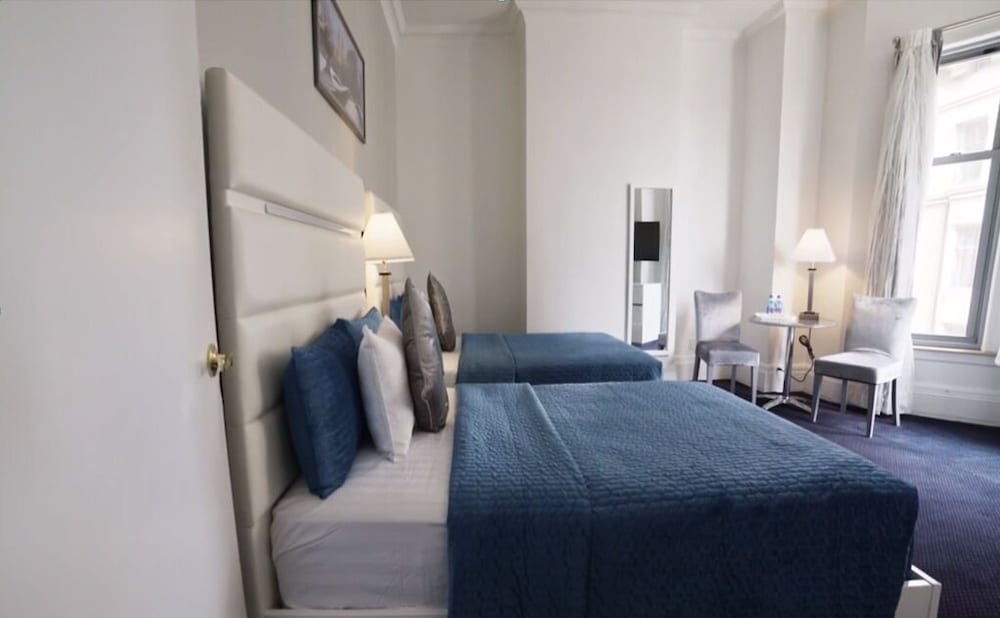 Фото The Congress Plaza Hotel & Convention Center