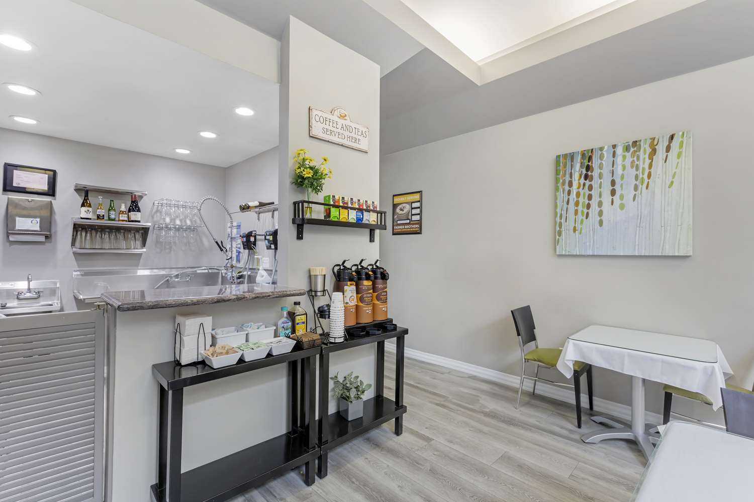 Фото Best Western Canoga Park Motor Inn