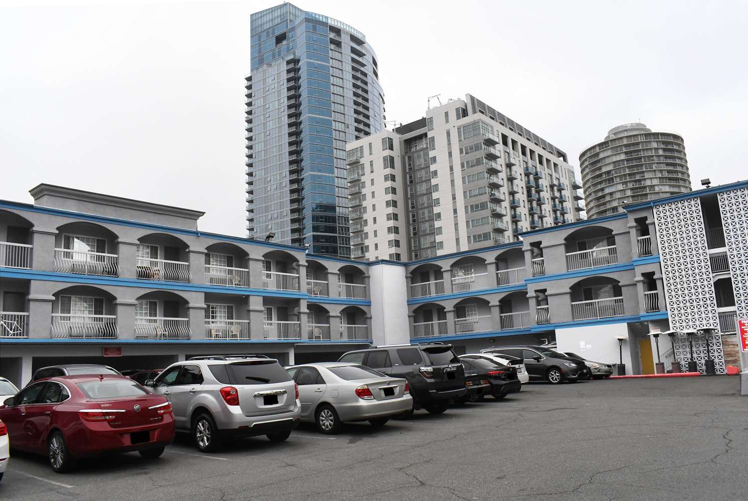 Фото Travelodge by Wyndham Long Beach Convention Center