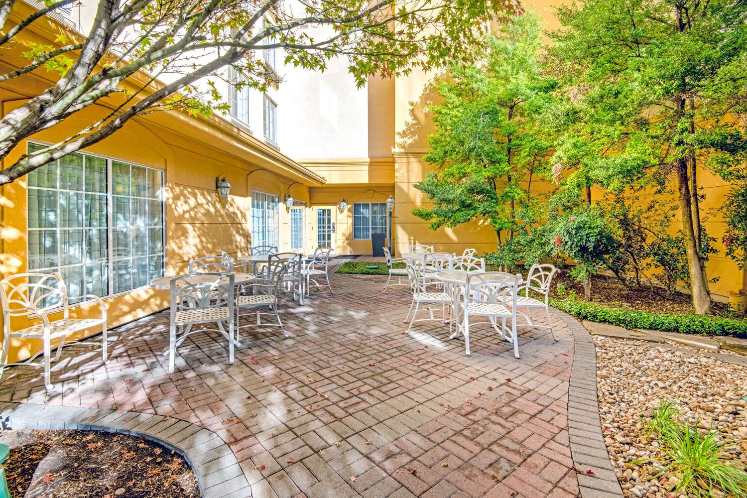 Фото La Quinta Inn & Suites by Wyndham San Antonio Airport