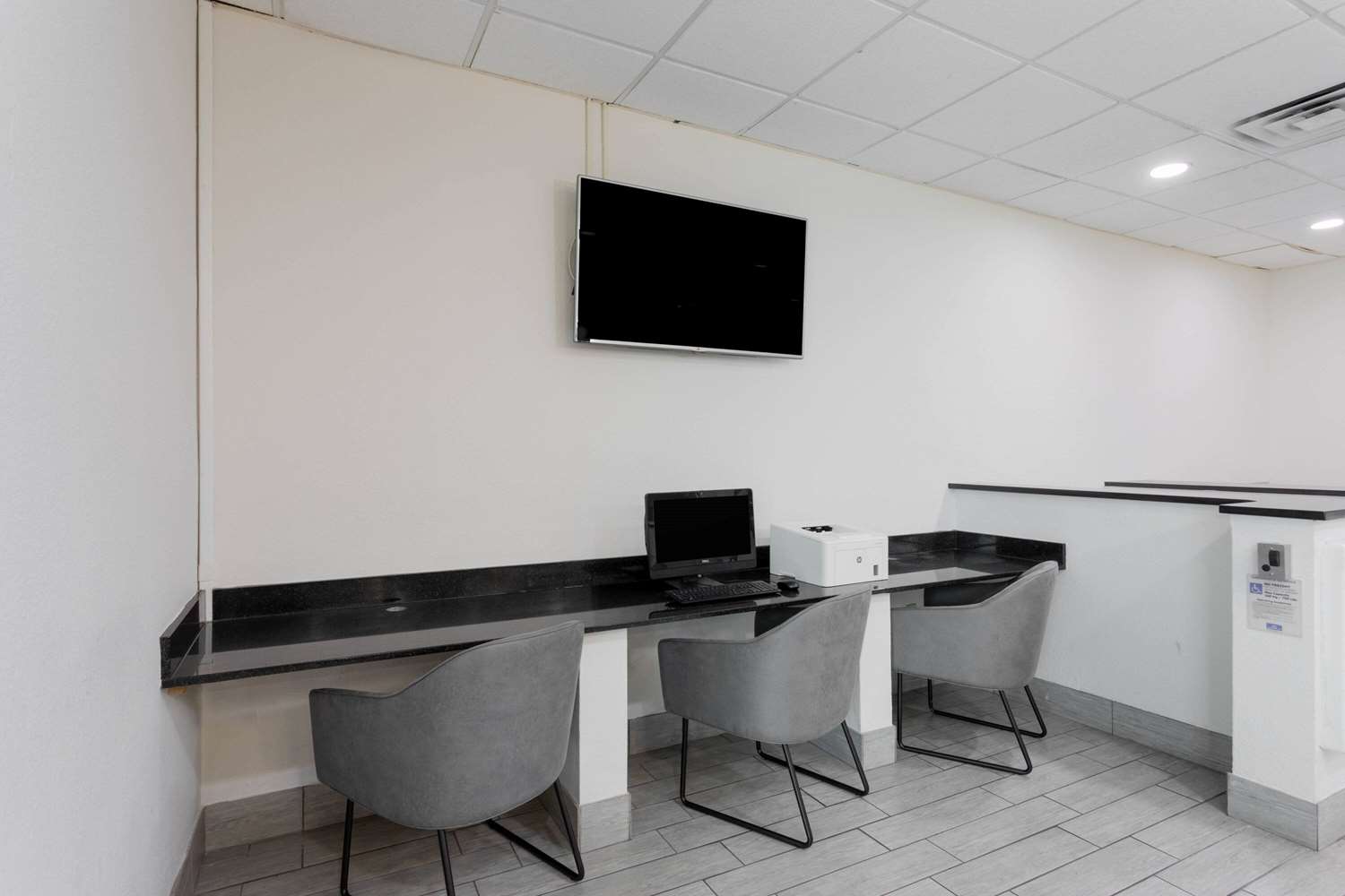 Фото Wyndham Garden Tallahassee Capitol