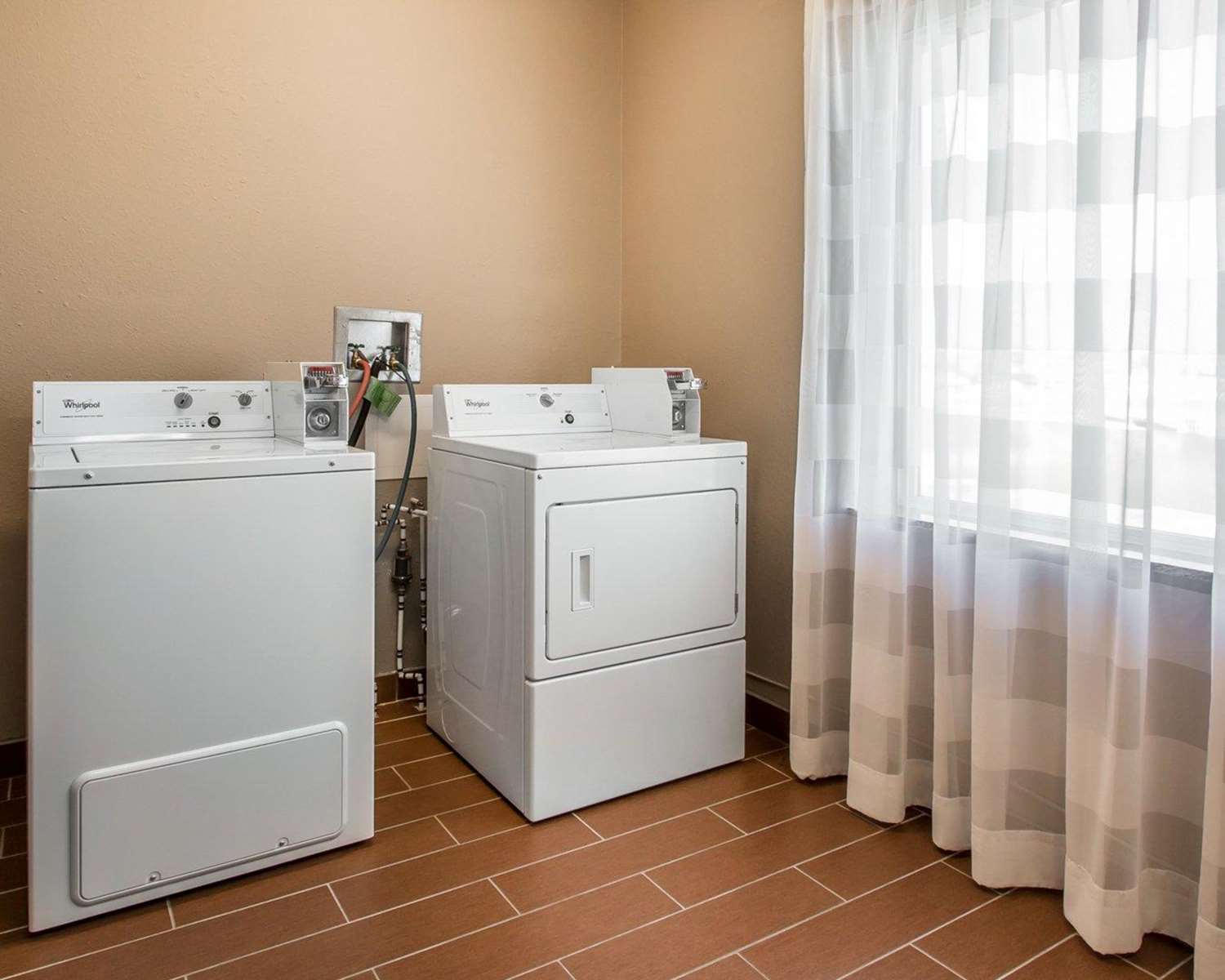 Фото Mainstay Suites Meridian