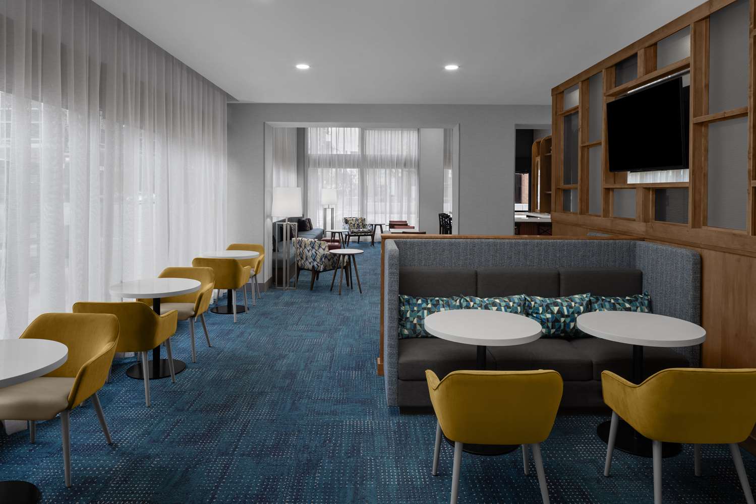 Фото Hampton Inn Cleveland-Downtown