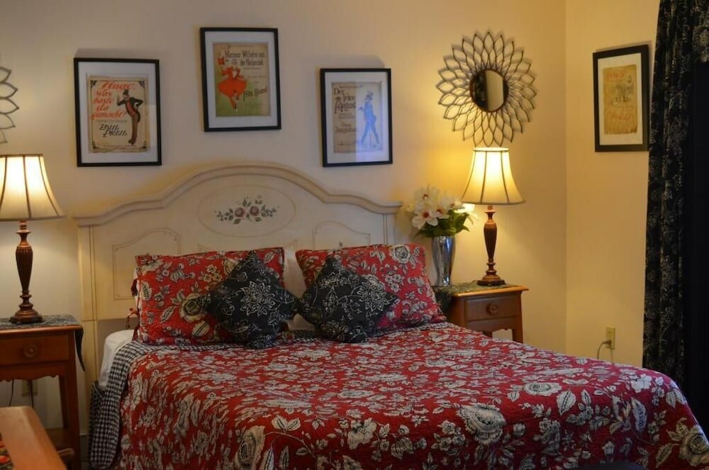 Фото Bavarian Manor Country Inn