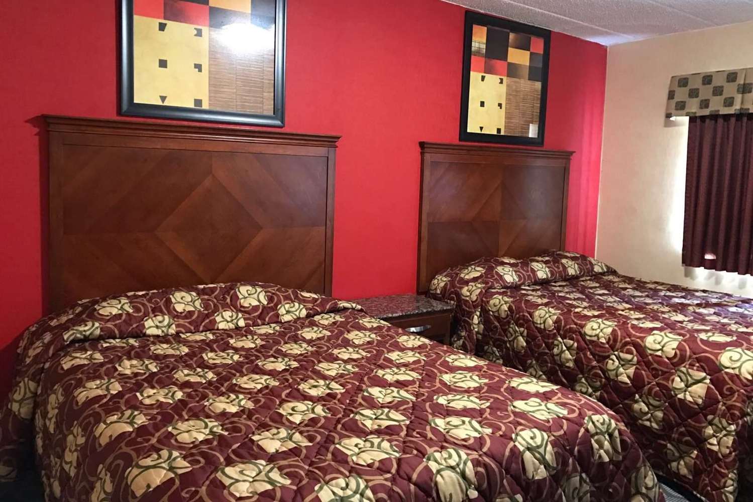 Фото Travelodge by Wyndham Avenel Woodbridge