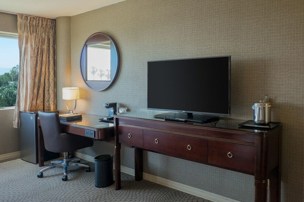 Фото Sheraton Ontario Airport Hotel