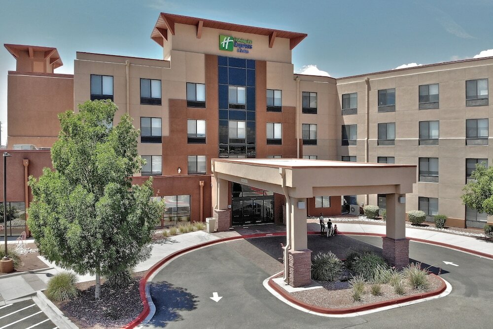 Фото Holiday Inn Express & Suites Albuquerque Historic Old Town, an Ihg Hotel
