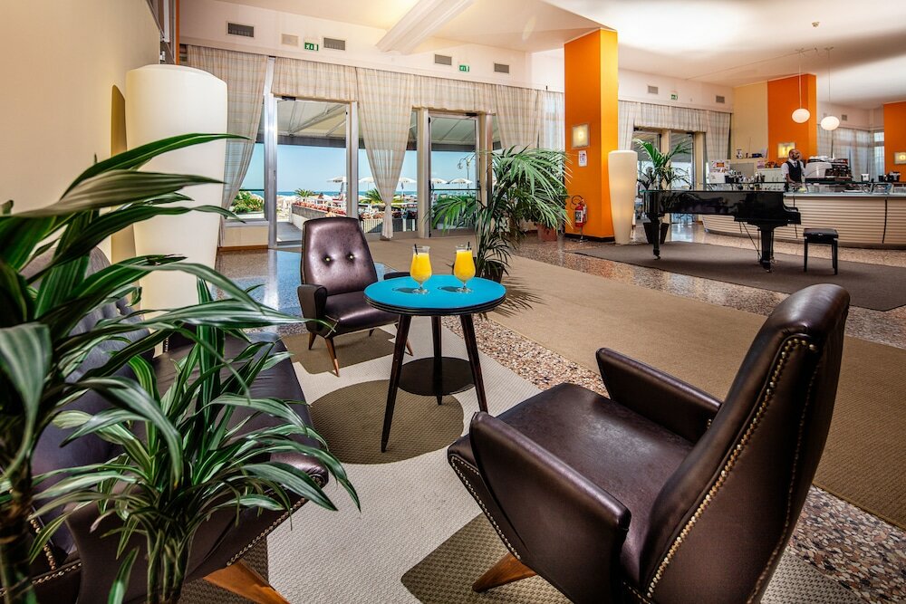 Фото Hotel Astor