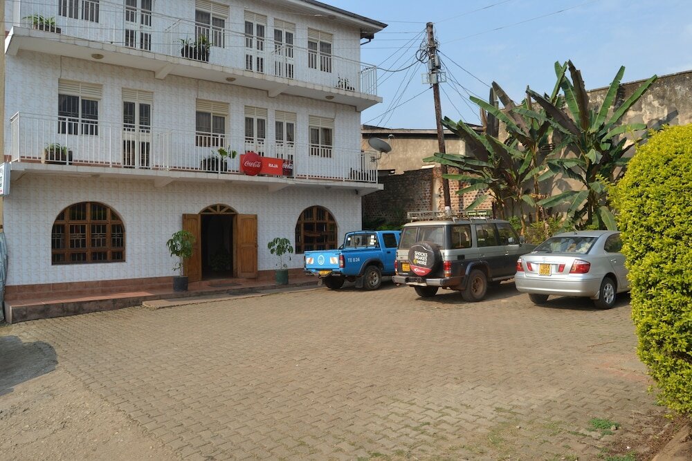 Фото Raja Excelsior Hotel