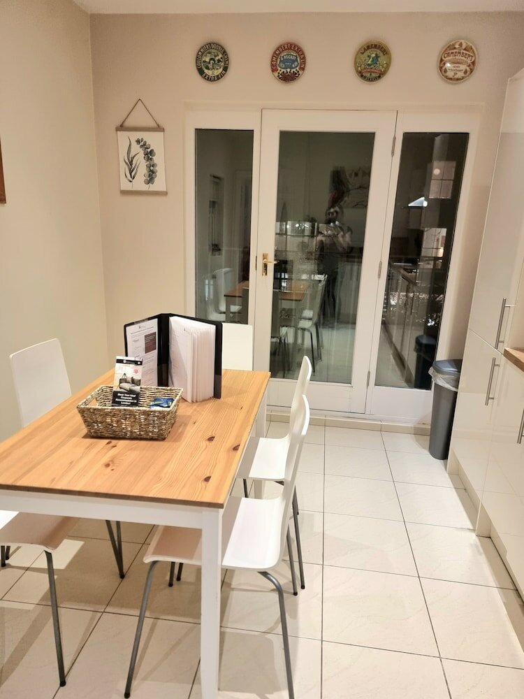 Фото Urban Stay Oxford Gardens Apartments