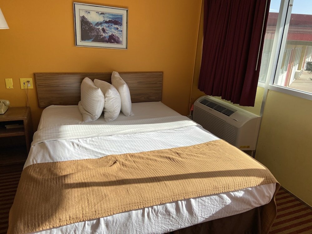 Фото Spanish Peaks Inn