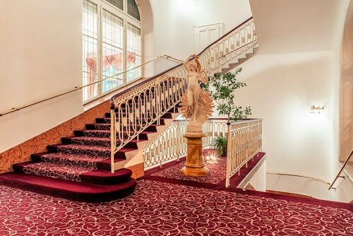 Гостиница Radium Palace Hotel в Острове