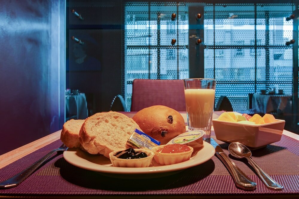 Фото Premier Inn Koeln City Centre