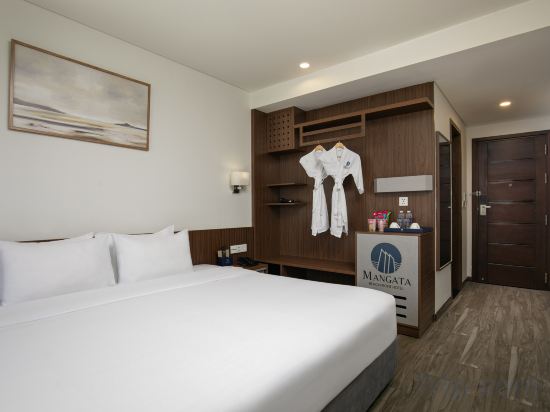 Фото Mangata Beachfront Hotel