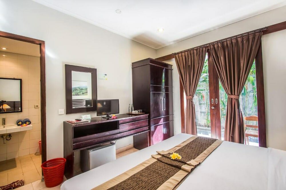 Фото Legian Village Hotel
