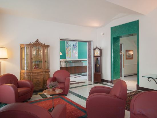 Фото Ateneo Garden Palace