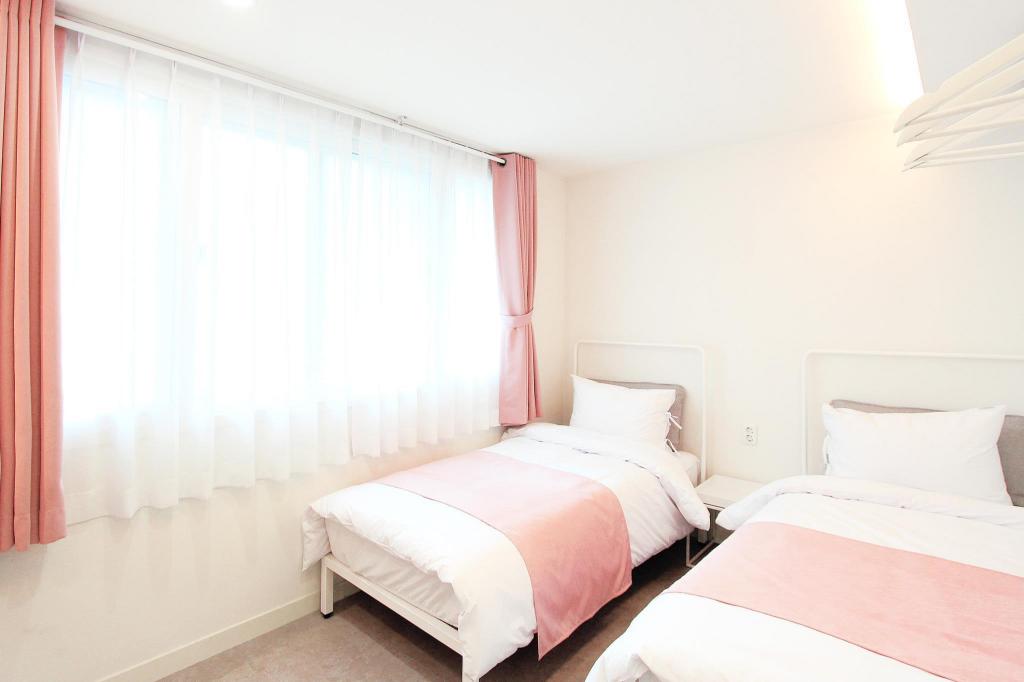 Фото Orbit Cafe & Guesthouse - Hostel