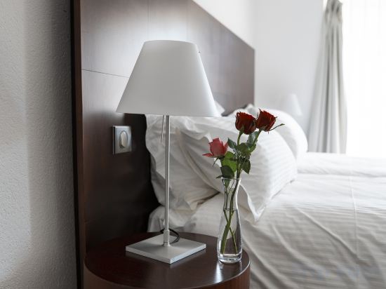 Фото La Couronne