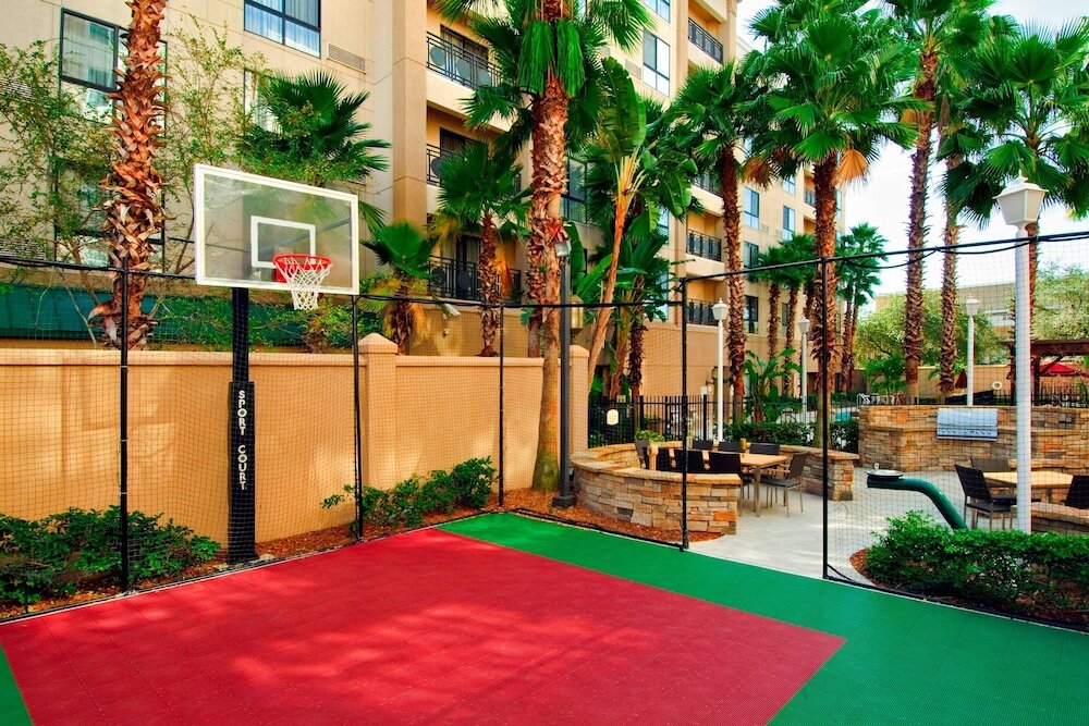 Фото Courtyard by Marriott Tampa Downtown