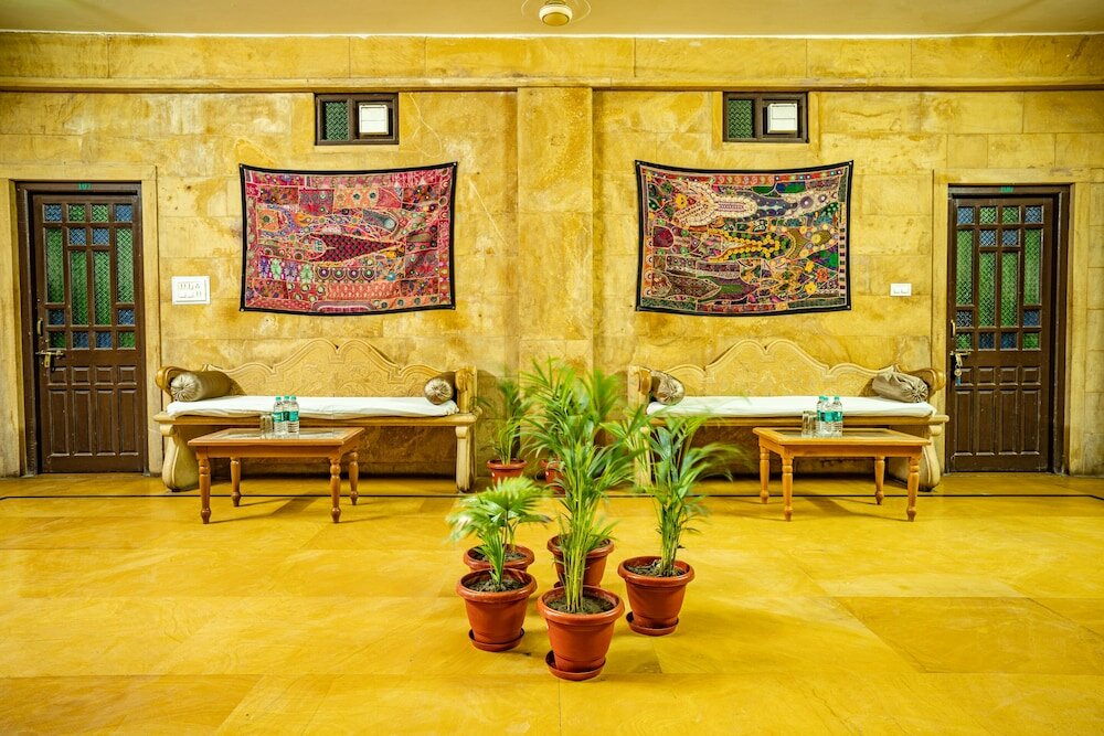 Фото Hotel Marina Mahal