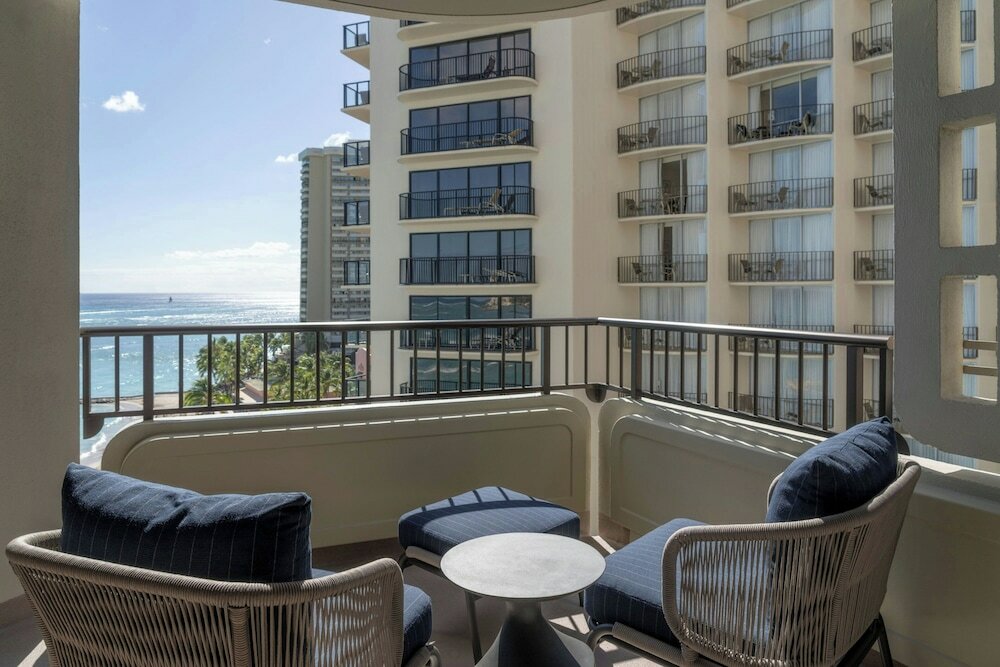 Фото Moana Surfrider, A Westin Resort & SPA, Waikiki Beach