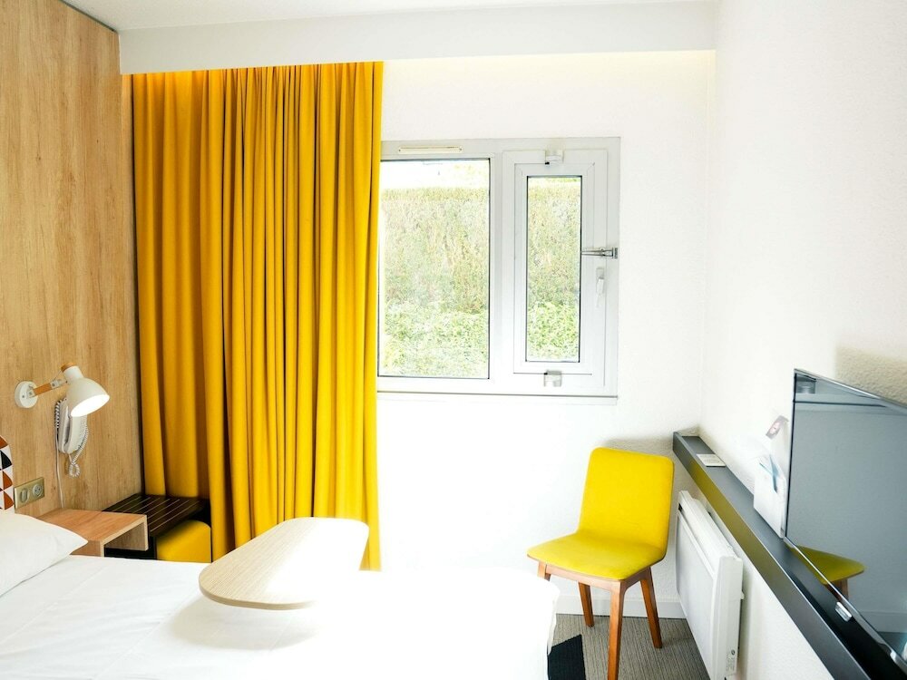 Фото ibis Styles Caen Centre Historique